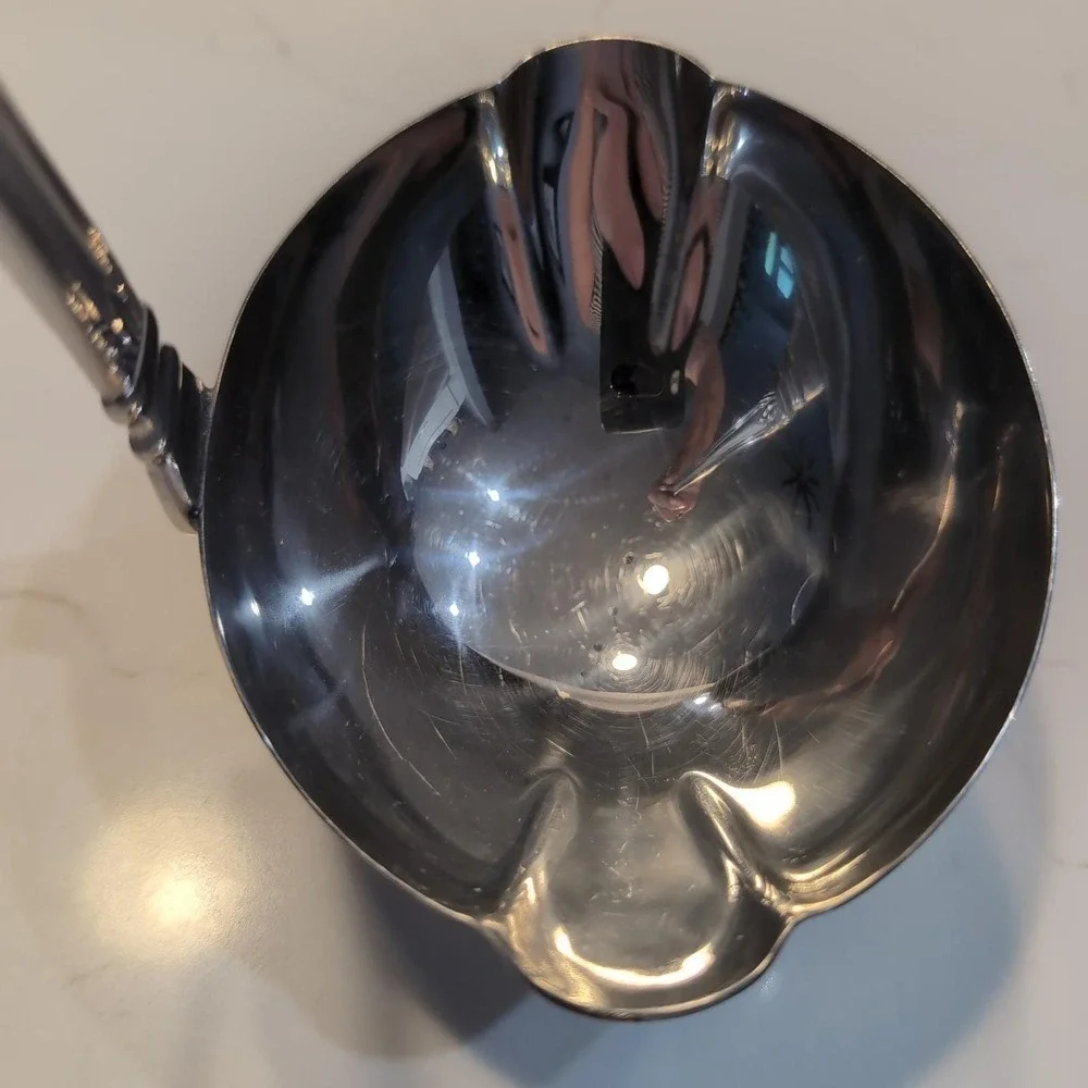 Princess House Barrington 18/10 Stainless Steel Gravy Ladle Scalloped Spouts